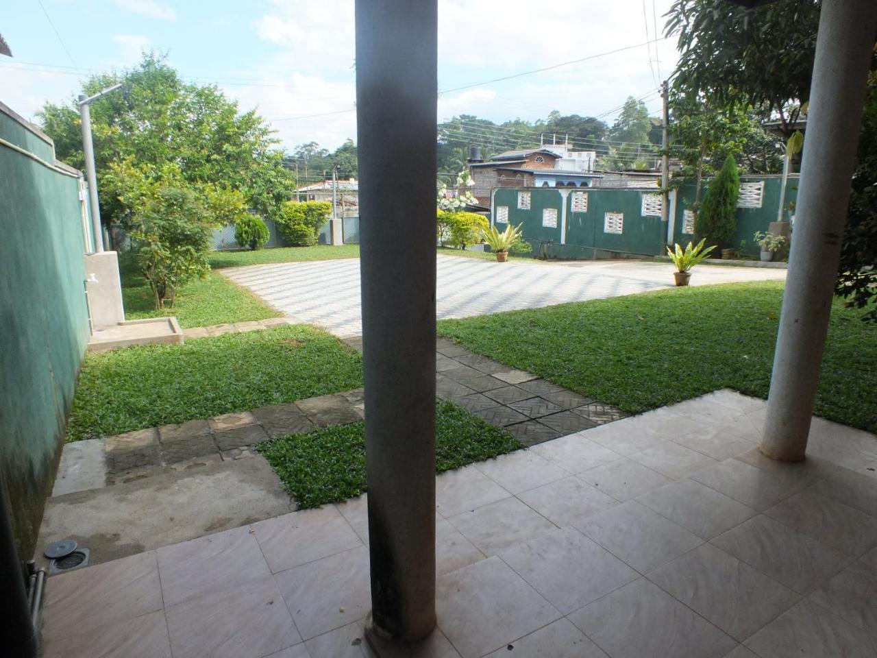 Hillsview Rest & Guest House Matale Exterior foto